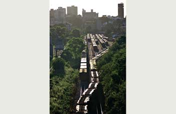 A linha de trem da cidade construída no começo do século 20