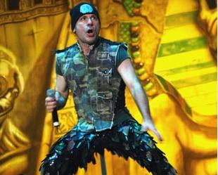 Bruce Dickinson: do Iron Maiden ao cinema a um voô de distância