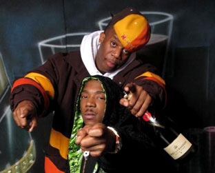 D-Lyfe (acima), com o amigo JaRule