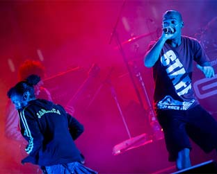 O Groove Armada vai trazer sua banda de apoio ao Brasil