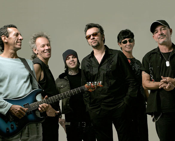 Marcelo Nova frente ao Camisa de Vênus: como nos velhos tempos