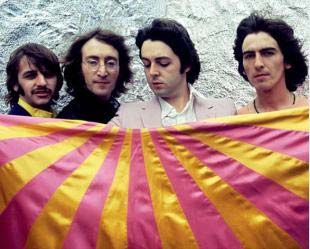 Somente os Beatles conseguiram emplacar três singles seguidos na parada dos mais vendidos