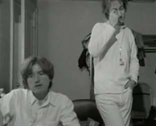 Turnê do Air em 1998 é exibido na Pitchfork TV como comemoração dos dez anos de Moon Safari, álbum conceitual dos franceses