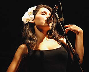 Como é de hábito, Marina de La Riva agradeceu; Tom Zé pediu paciência