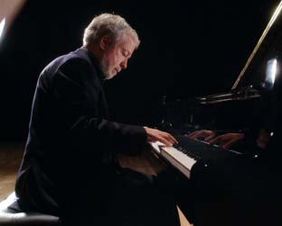 Nelson Freire ganhou destaque internacional em 1959, em turnê pelos EUA, Europa, Japão, América Central e Israel