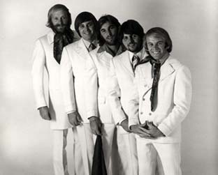 Nova caixa do Beach Boys trará 66 músicas em 16 CDs