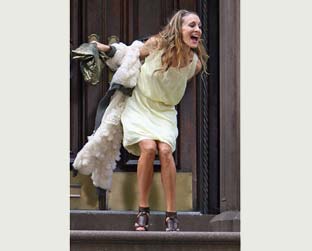 A personagem Carrie Bradshaw fez o marketing da Jimmy Choo na segunda metade dos anos 90