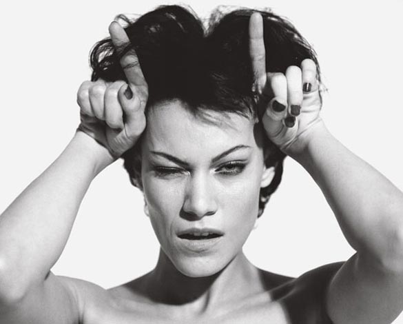 Viva a cara lavada: 'Bicho, você não tem tempo de ficar feia nunca? Você não se dá esse direito?', protesta Hermila