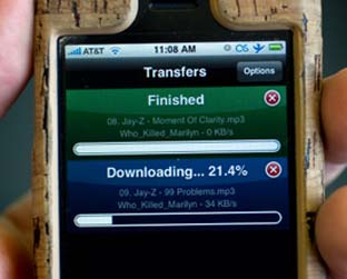 Detalhe do menu da ferramenta de downloads na tela do iPhone