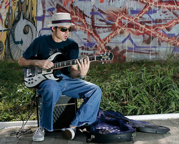 Lúcio Maia: zumbi solo é Maquinado