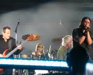 Encontro histórico: membros do Led Zeppelin tocam com o Foo Fighters