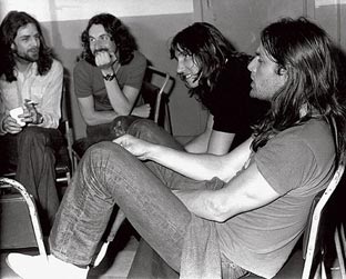 Da esquerda para a direita: a banda em Brighton Dome (janeiro de 1972) - Nick, Rick, Roger e David
