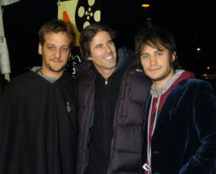 Walter Salles, membro do júri do Festival de Berlim em 2000, entre os astros de Diários de Motocicleta