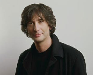 O aclamado escritor de quadrinhos e livros Neil Gaiman vem ao Brasil para debate no sábado, 5