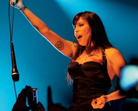 Pitty grava o primeiro DVD em São Paulo: sintonia fina com os fãs fiéis