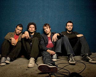 De LA a BH: Gustavo Drummond(o segundo da direita para a esquerda) e a última formação do Udora