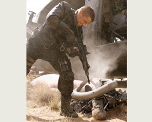 Christian Bale será John Connor, líder da resistência humana contra os andróides