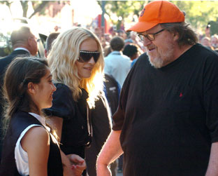 Lourdes Maria, Madonna e Michael Moore: diretor fez elogios ao "coração generoso" da cantora