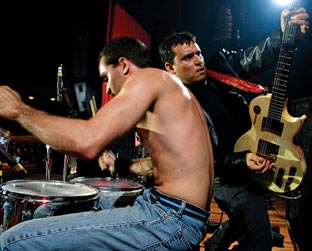 MQN: prata da casa agita no Goiânia Noise