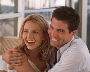 Britney, ao lado de Anson Mount, no filme Crossroads: se aceitar o convite de Tarantino, cantora viverá dançarina assassina nas telonas