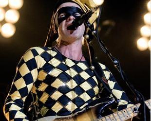 Chineses querem boicote a artistas pró-Tibete; Sting pode ter que entrar fantasiado no país