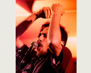 O tropicalista Tom Zé criou o Hertzé, considerado o primeiro sampler brasileiro; instrumento é utilizado no show Jogos de Armar, que vai ao ar neste domingo