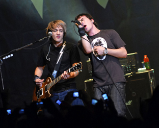 Di e Gee levantam público em show de lançamento do álbum Agora