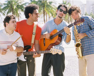 André Moraes, Jair Oliveira, Santoro e André Moraes no filme de Walter Lima: banda sai em turnê sem Rodrigo