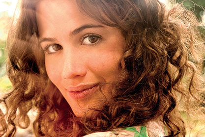 Ana Cañas: a música popular brasileira ganha uma nova diva. Referências do melhor do jazz