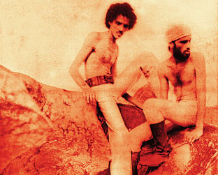 Juntos, Ramalho (à esq.) e Cortêz posam para a foto da contracapa