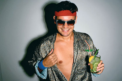 João Brasil: brega. No melhor sentido. O repertório: barangas, broxadas e cachaça