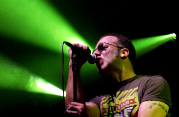 A mineira DCV abriu a primeira noite do Jambolada na Acrópole, em Uberlândia (MG).