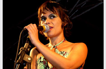 Carol Freitas, da Filomedusa: banda acreana fez um dos melhores shows do festival.