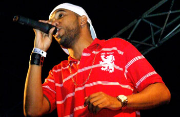O rapper mineiro Renegado mistura reggae, ragga e suingue.