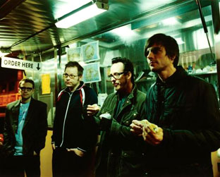 Excesso criativo: o Weezer acabou de lançar um álbum, e já está trabalhando no próximo