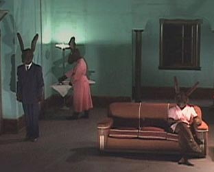 Uma simpática família de coelhos participa de Império dos Sonhos