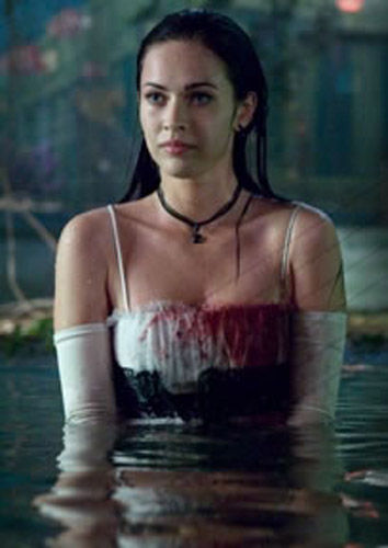 Megan Fox, como Jennifer Check, em imagem divulgada em fevereiro