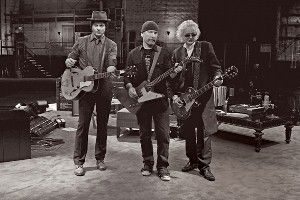 Jack White, The Edge e Jimmy Page duelam com seus instrumentos