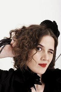 Ana Cañas diz que já tem rugas e não está muito preocupada