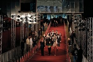 O tapete vermelho em Paulínia, mais cheio de celebridades do que de público, não esconde as reais aspirações do festival