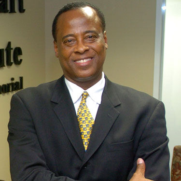 Conrad Murray deve ser acusado de homicídio culposo