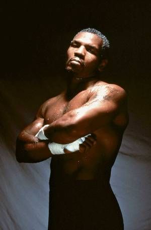 Tyson, no fi m da década de 80: o peso pesado só seria enfi m derrotado em sua 38ª luta como profi ssional, contra James "Buster" Douglas, em fevereiro de 1990