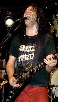 TODOS OS LADOS - Carlos Lopes segue com o Mustang, mas também escreve