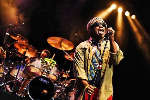 Corey Glover: vocal remete aos roqueiros da pesada e aos papas da soul music
