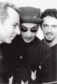 O Paralamas junta pop e contrastes sociais