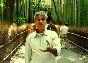 Documentário flagra o cantor em turnê mundial