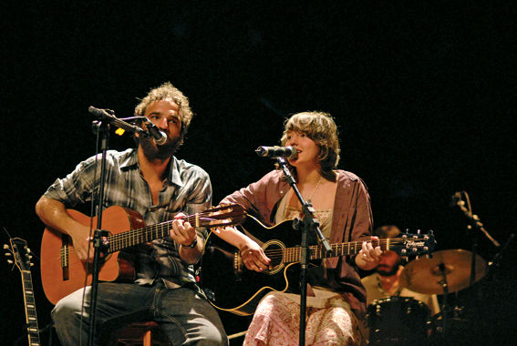 Dueto acústico rendeu a melodia mais bonita de 2008