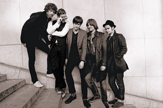 Rix, Wilson, Hodgson, White and Baines: shows intensos e produção de Mark Ronson em novo disco recolocaram a banda no topo.