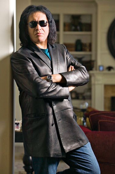 Simmons não assume a infl uência dos Secos e Molhados na maquiagem emblemática do Kiss: "Adoro eles, mas só os conheci nos anos 80"