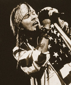 O palco era o local ideal para exorcizar todos os demônios